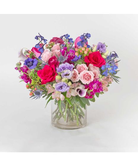 Celebrate Mom with the Ethereal Night bouquet—a breathtaking blend of elegance and charm. 