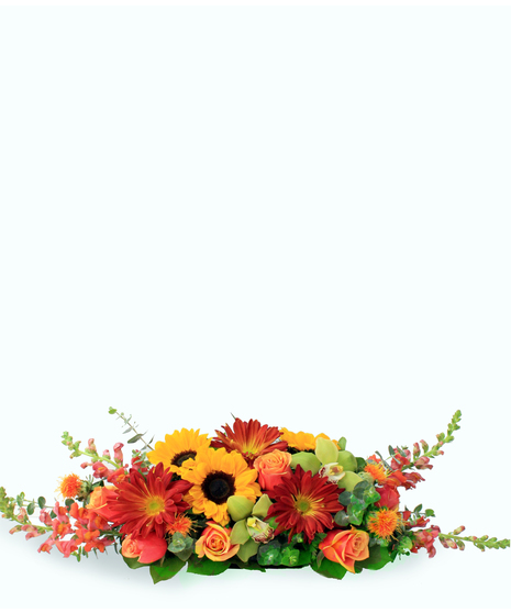 Centerpiece with a mix of fall flowers